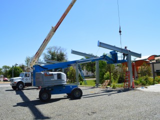 Installing the main steel supports